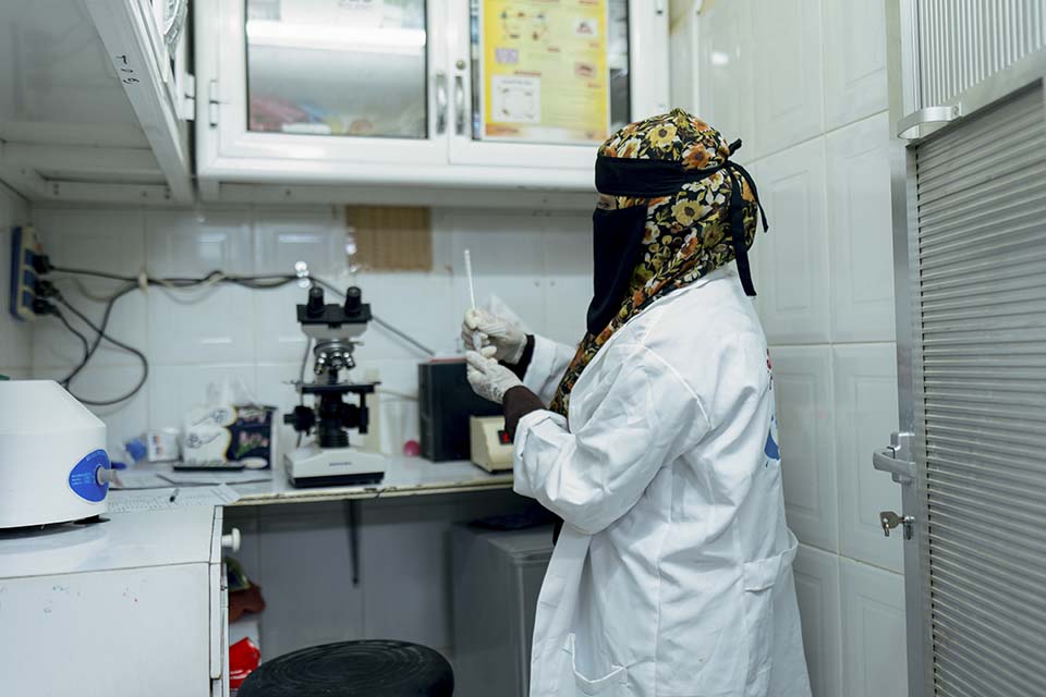 healthcare worker in Yemen