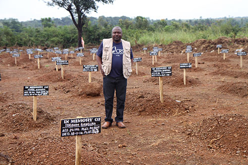 In the district of Port Loko, cemetery teams bury between 20 to 30 people per day. Photo by Donal Reilly/CRS